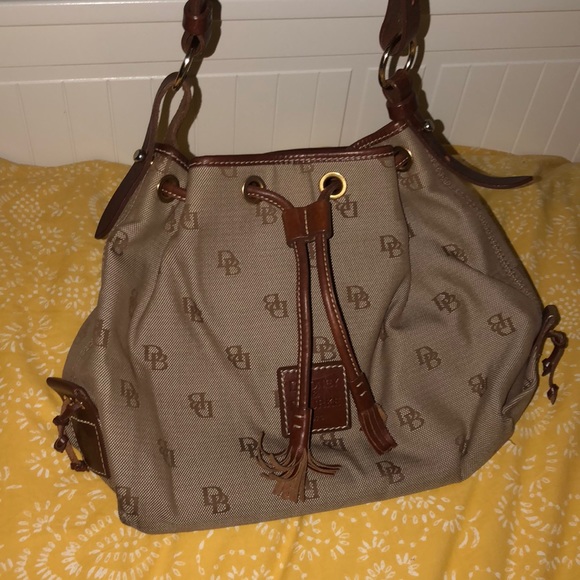 Dooney & Bourke Handbags - Dooney and Bourke Purse